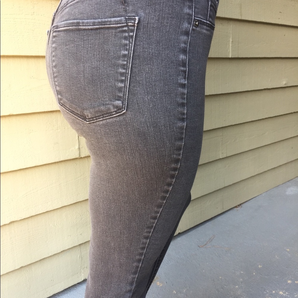 Ladies High Waisted Super Comfy Jeans Size 12/31L